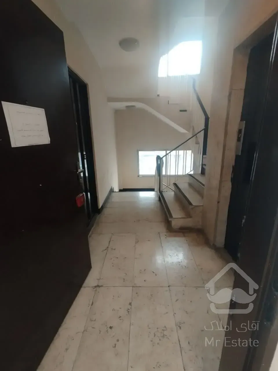 اجاره موقعیت اداری    270متر     وزرا