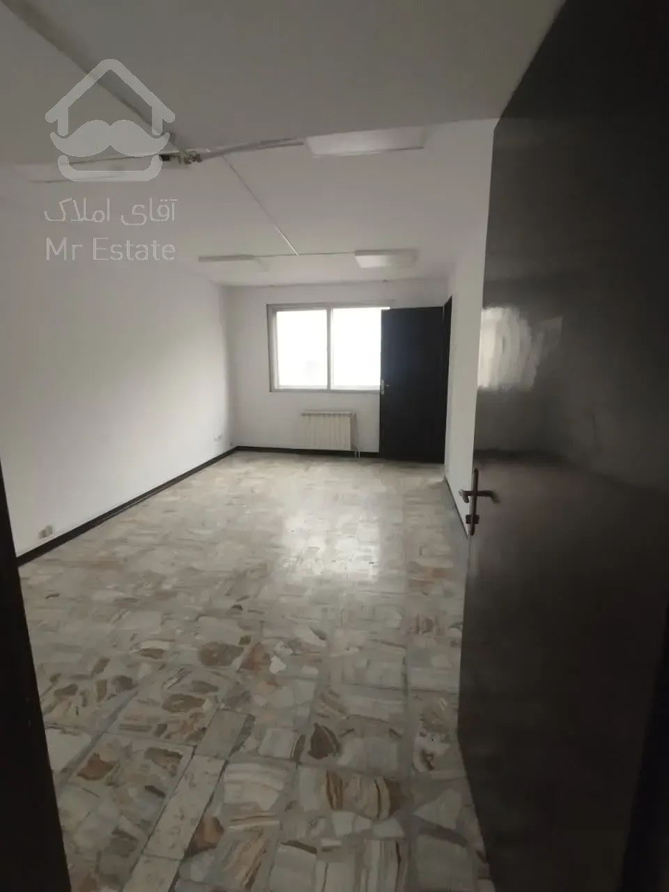 اجاره موقعیت اداری    270متر     وزرا