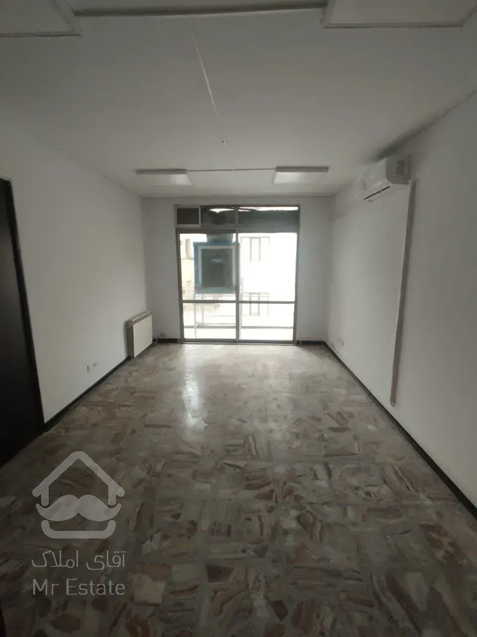 اجاره موقعیت اداری    270متر     وزرا