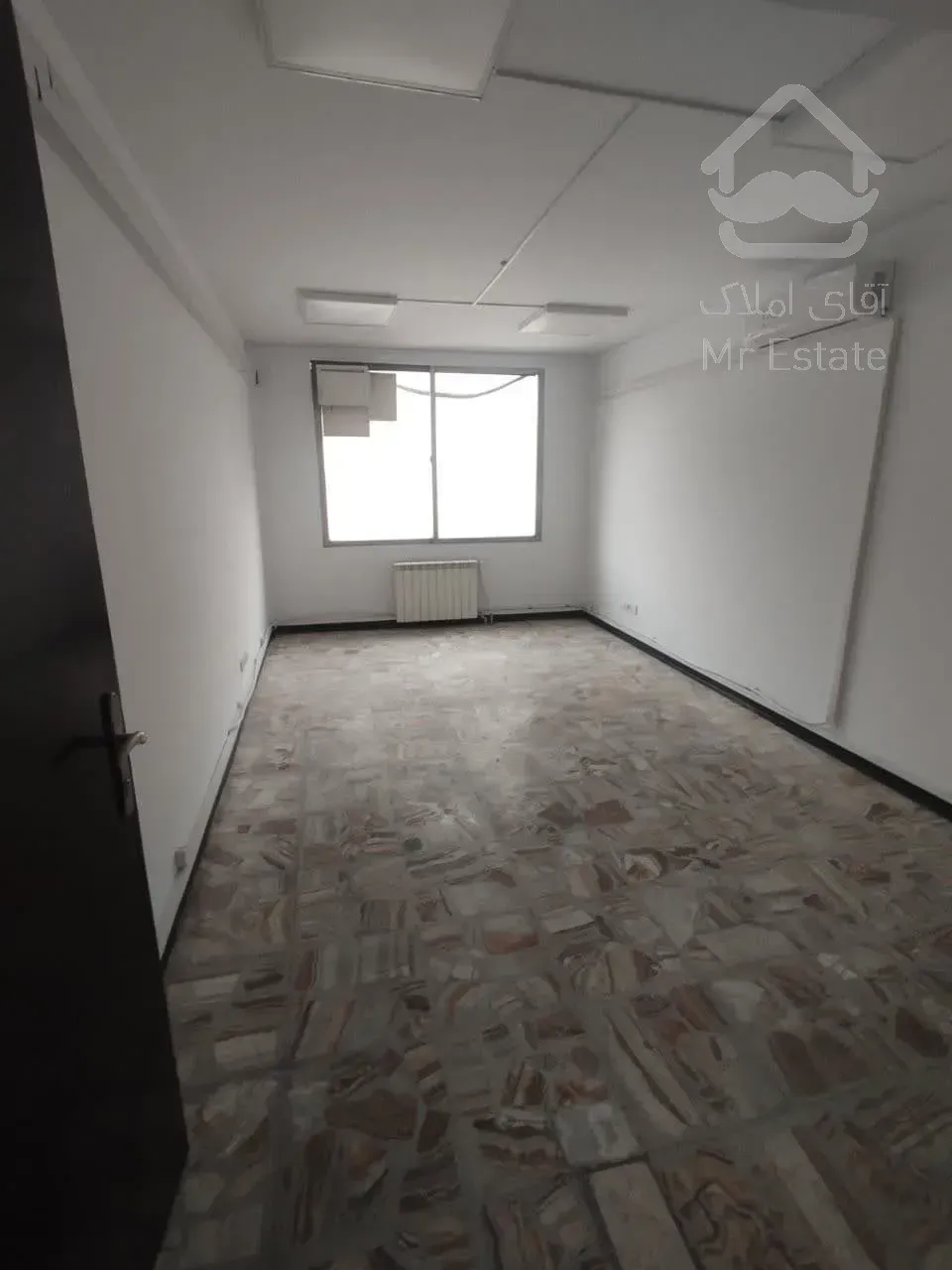 اجاره موقعیت اداری    270متر     وزرا