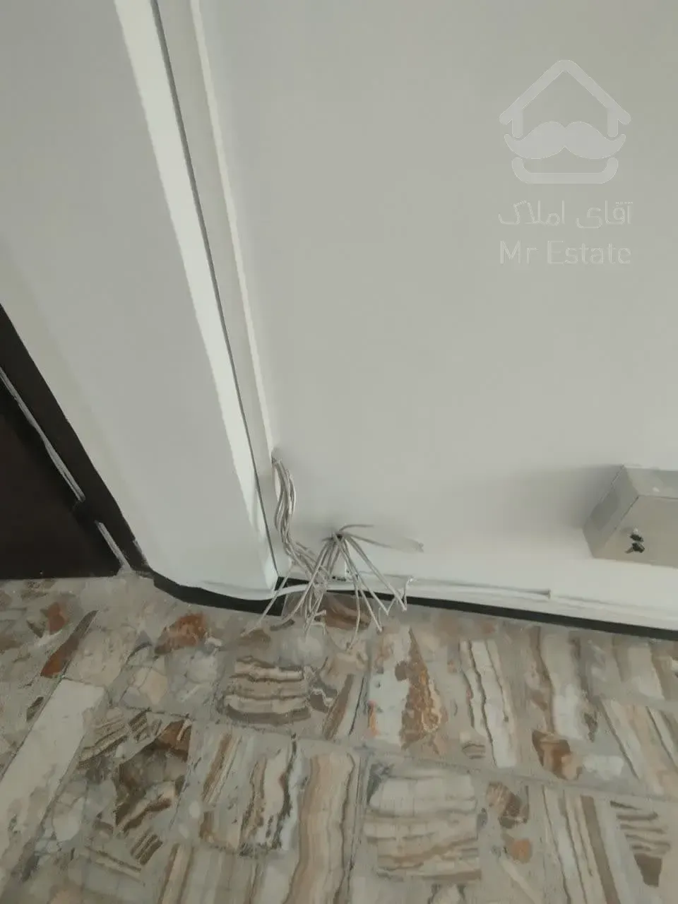 اجاره موقعیت اداری    270متر     وزرا