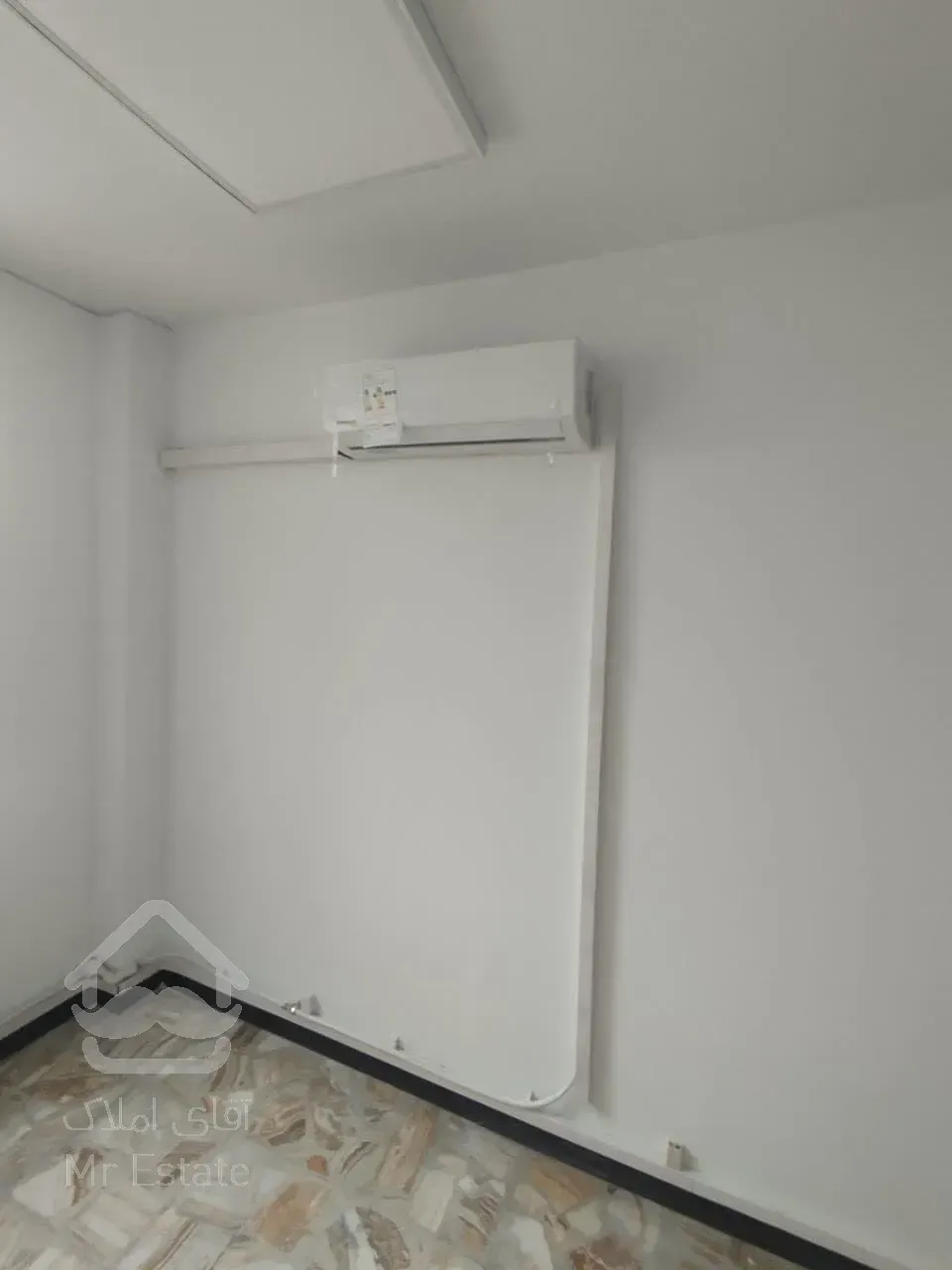 اجاره موقعیت اداری     270 متر        وزرا