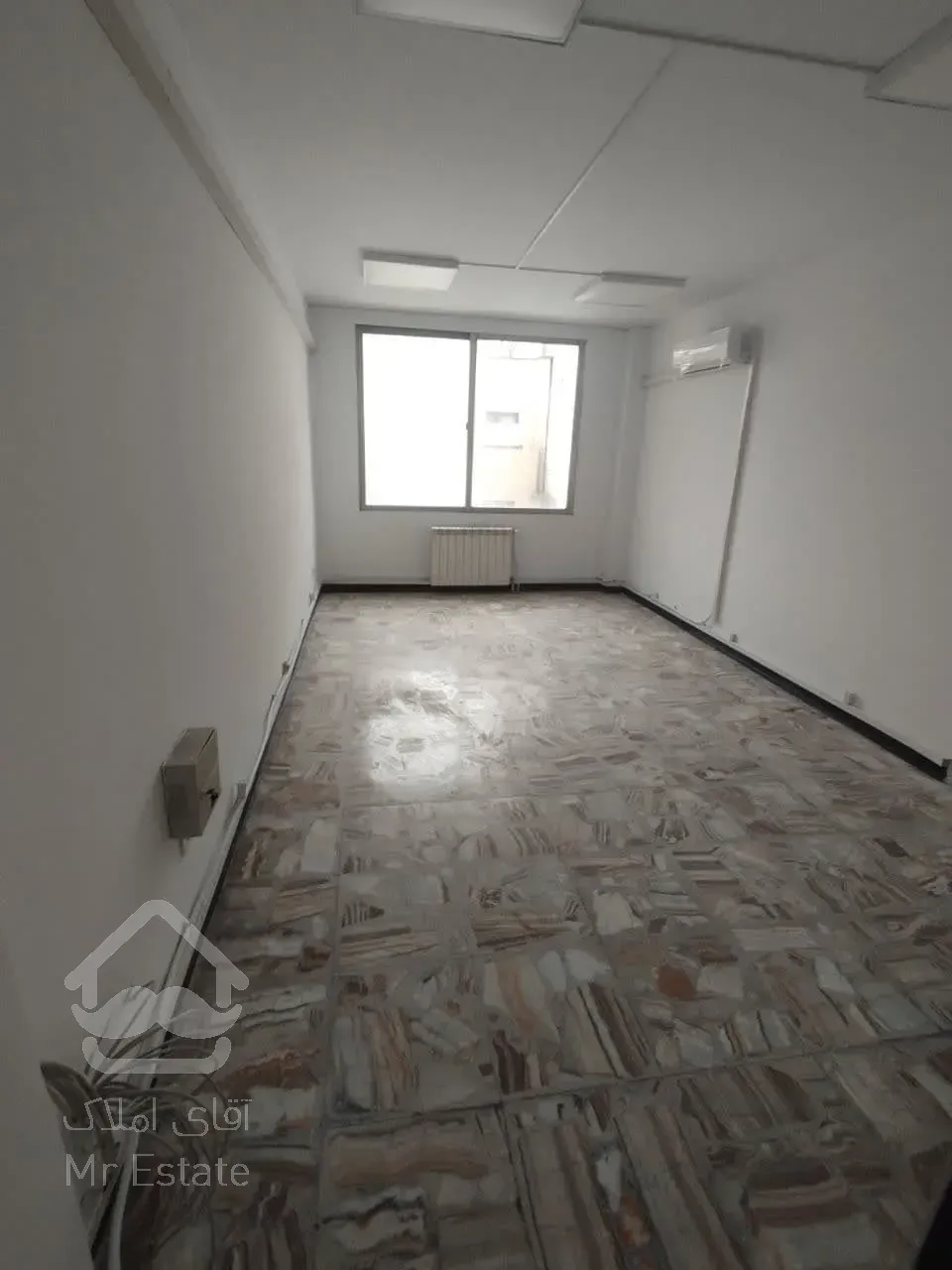 اجاره موقعیت اداری     270 متر        وزرا