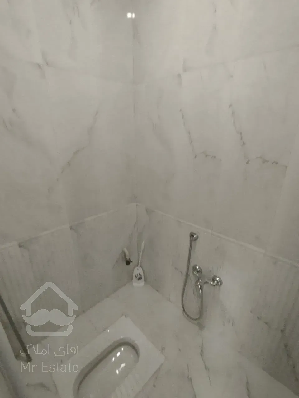 اجاره موقعیت اداری    300متر     در وزرا