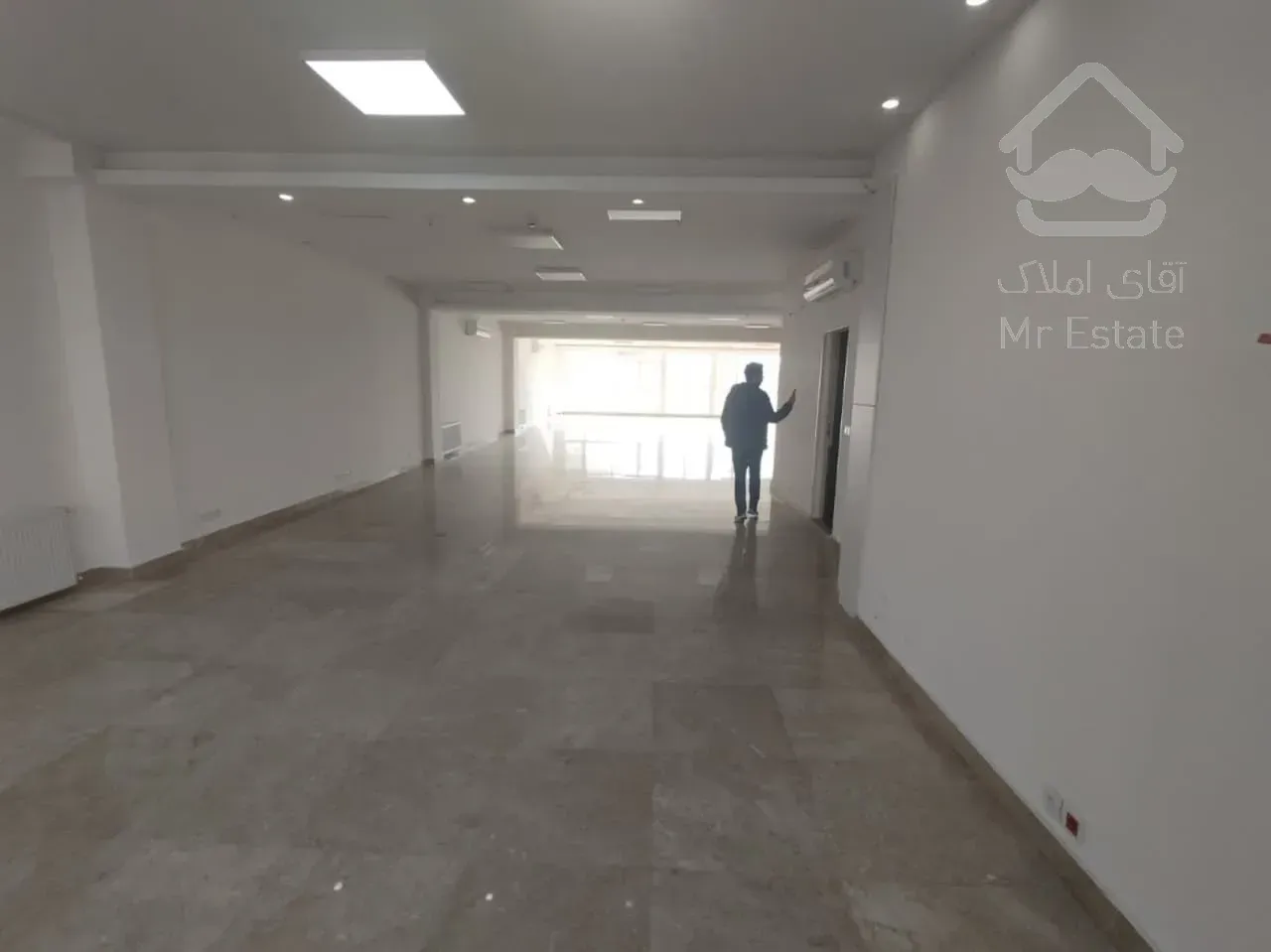 اجاره موقعیت اداری   300متر      در وزرا