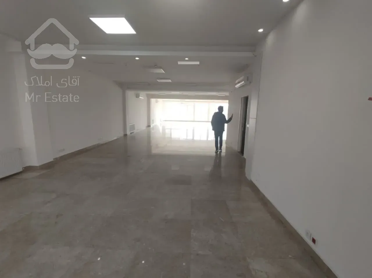 اجاره موقعیت اداری      300متر         وزرا