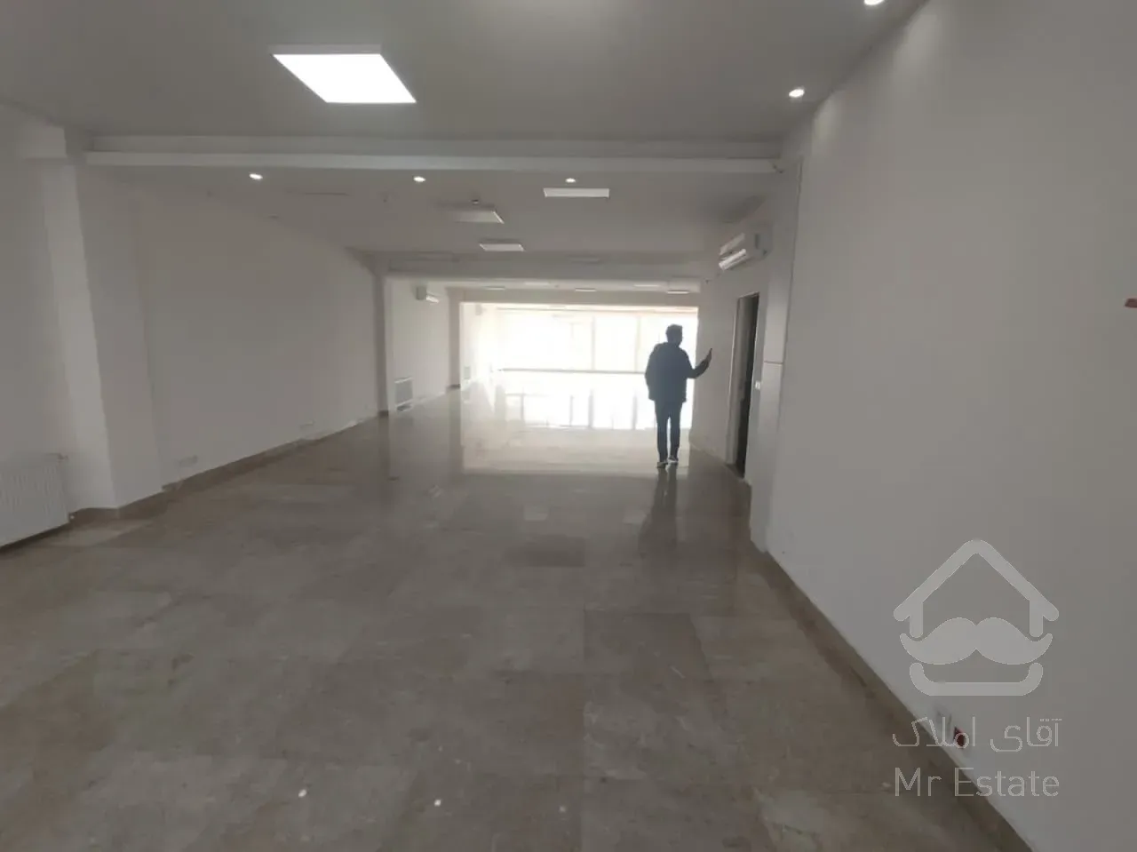 اجاره موقعیت اداری       240 متر      میرزای شیرازی