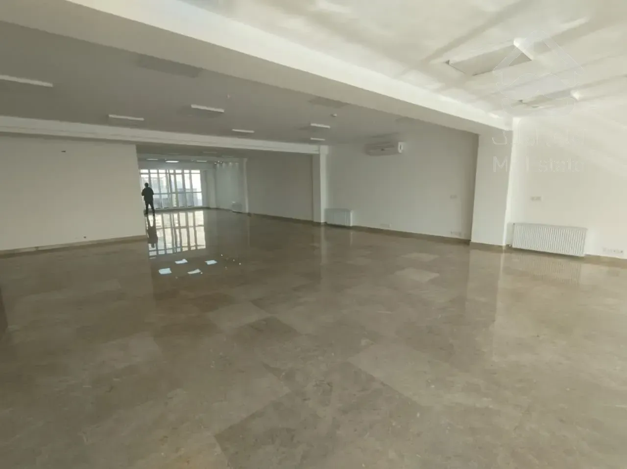 اجاره سنداداری       250 متر      وزرا