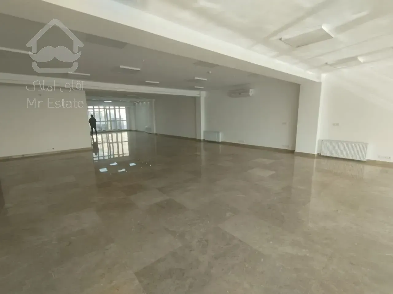 اجاره موقعیت اداری    300متر     در وزرا