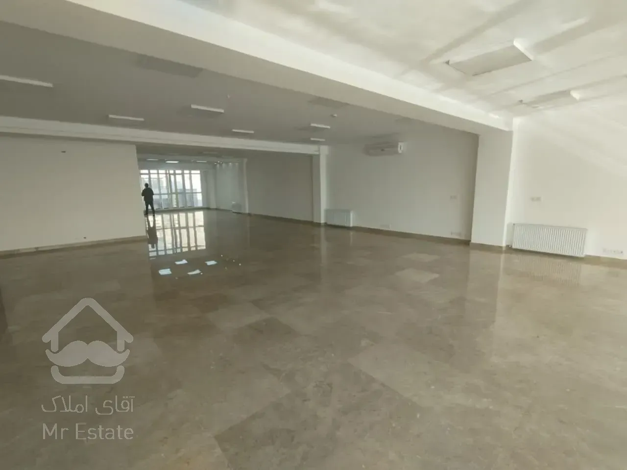 اجاره موقعیت اداری       240 متر      میرزای شیرازی