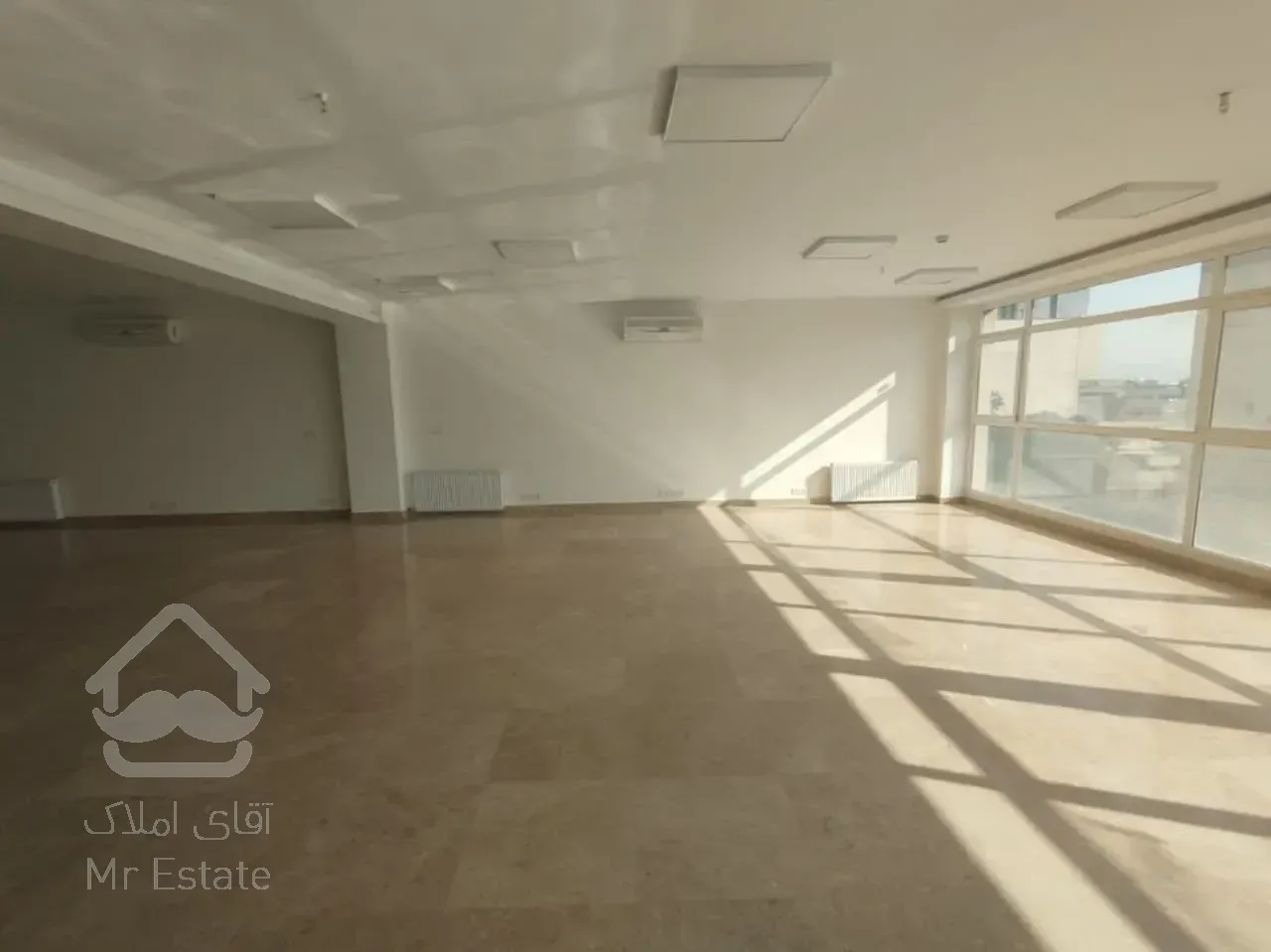 اجاره موقعیت اداری        300 متر        وزرا