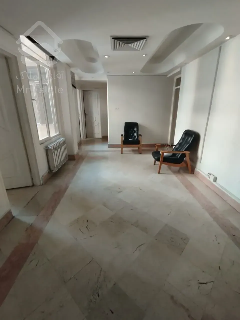 اجاره موقعیت اداری     85 متر        مطهری قائم مقام