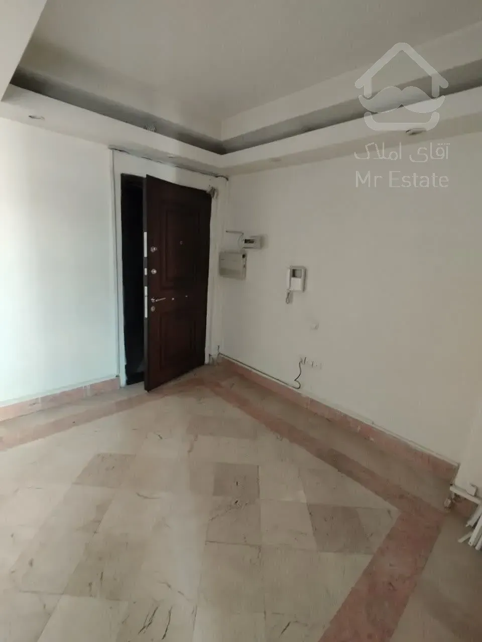 اجاره موقعیت اداری    200متر       بخارست