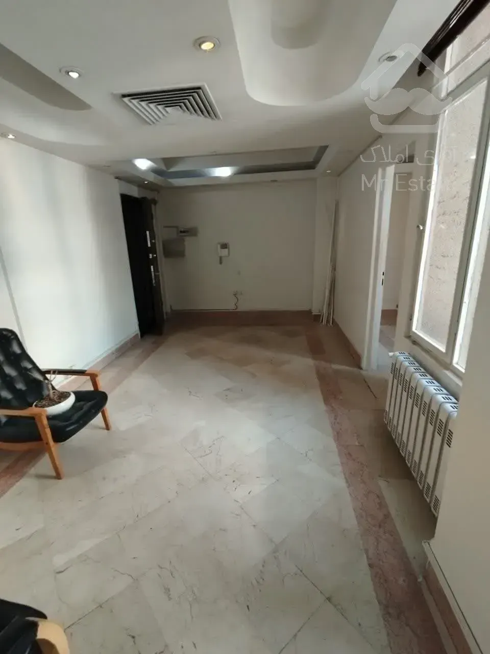 اجاره موقعیت اداری     85 متر        مطهری قائم مقام