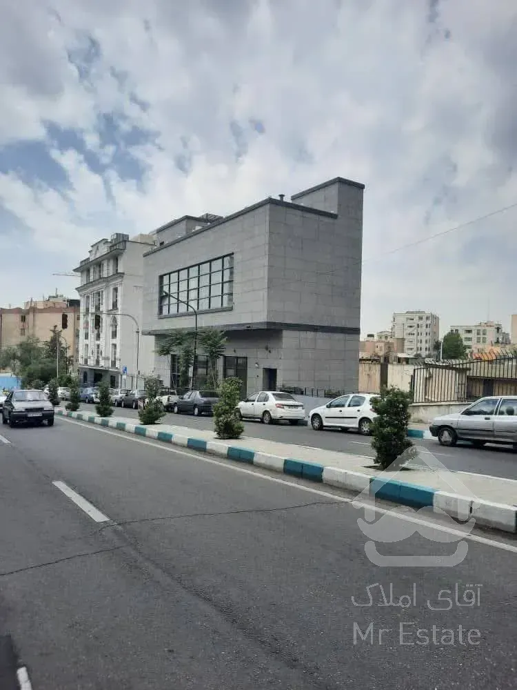 اجاره موقعیت اداری        200 متر        بخارست