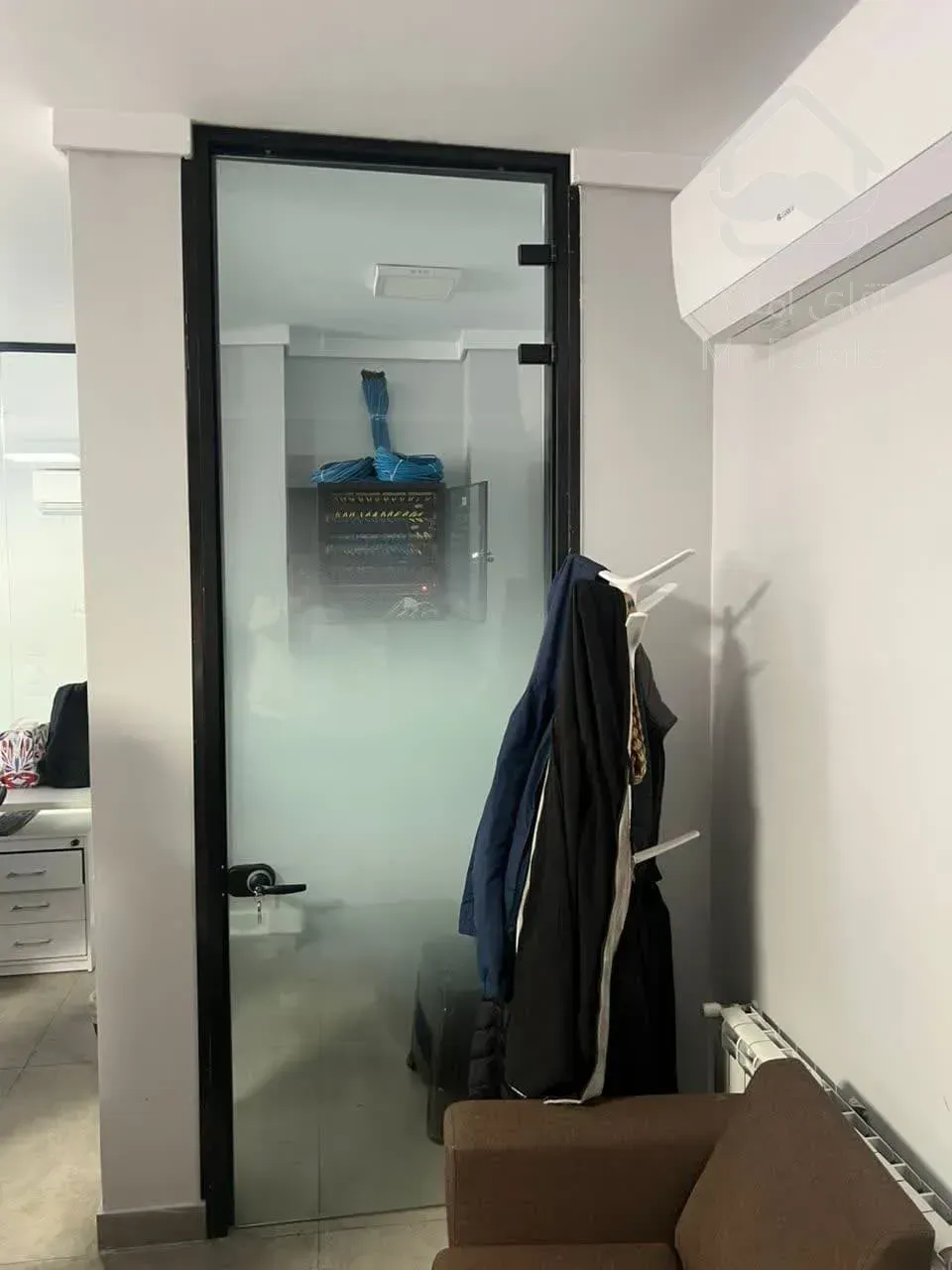 اجاره سند اداری     1200 متر      وزرا