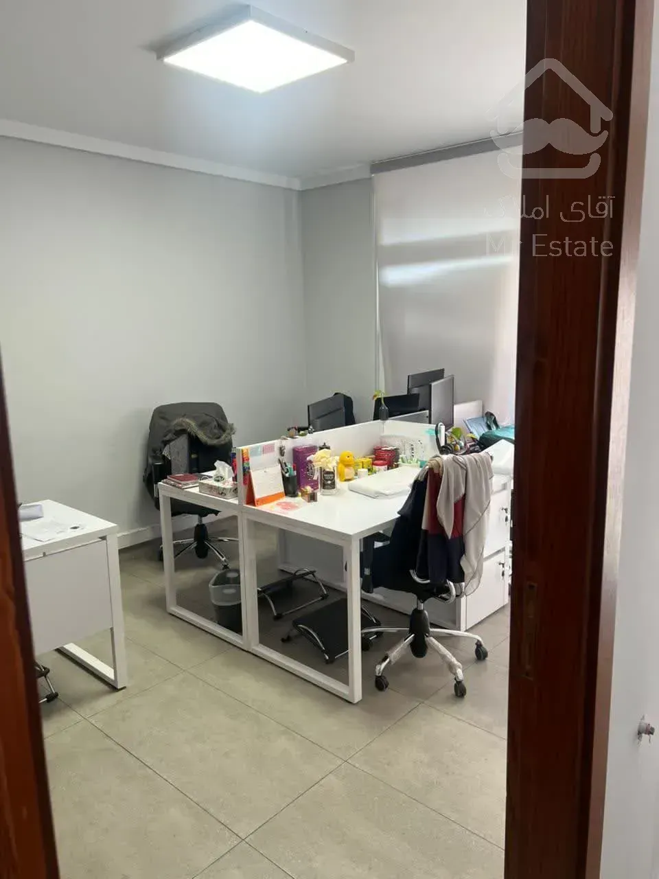 اجاره سند اداری     1200 متر      وزرا