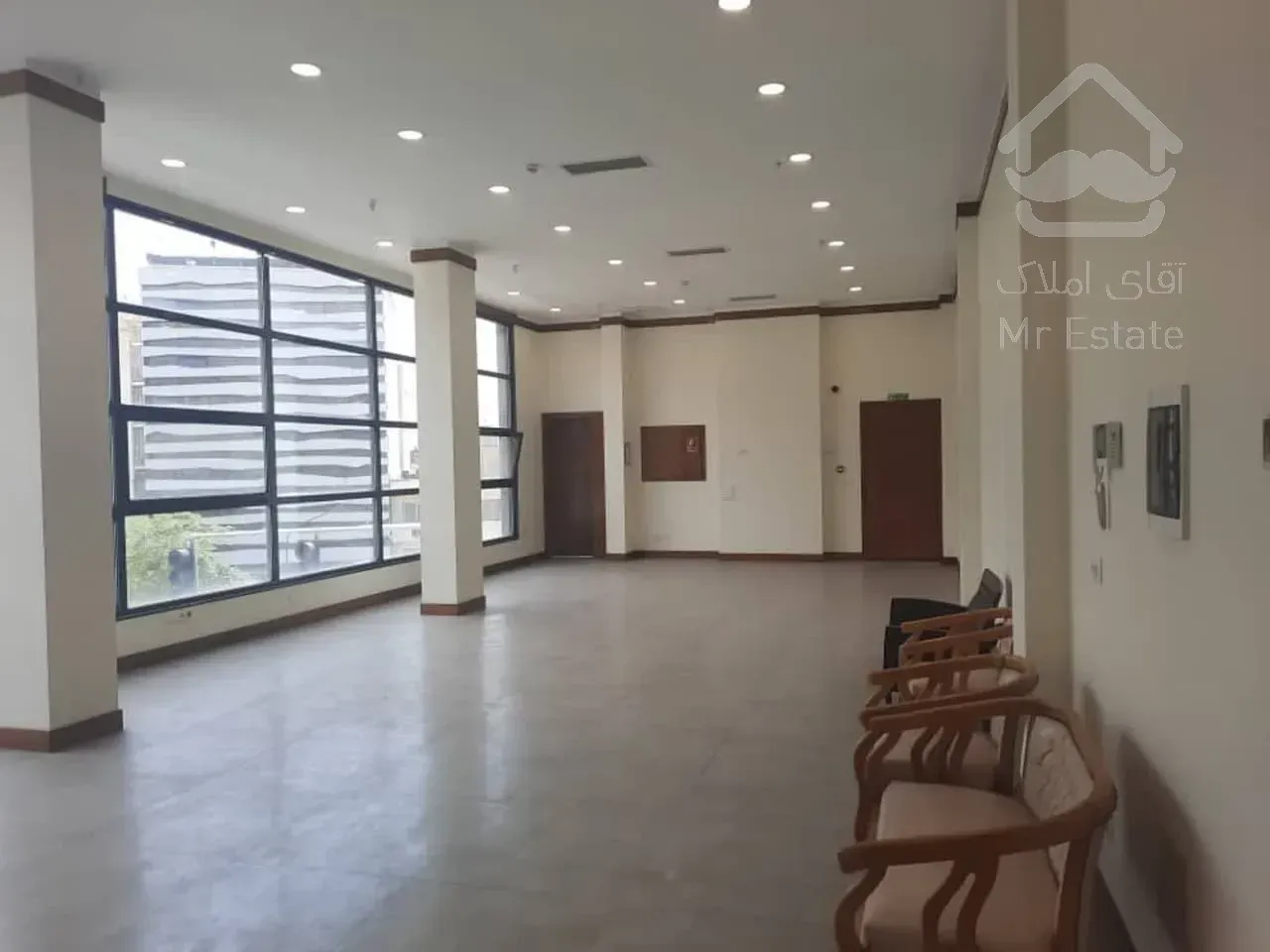 اجاره سند اداری     1200 متر      وزرا