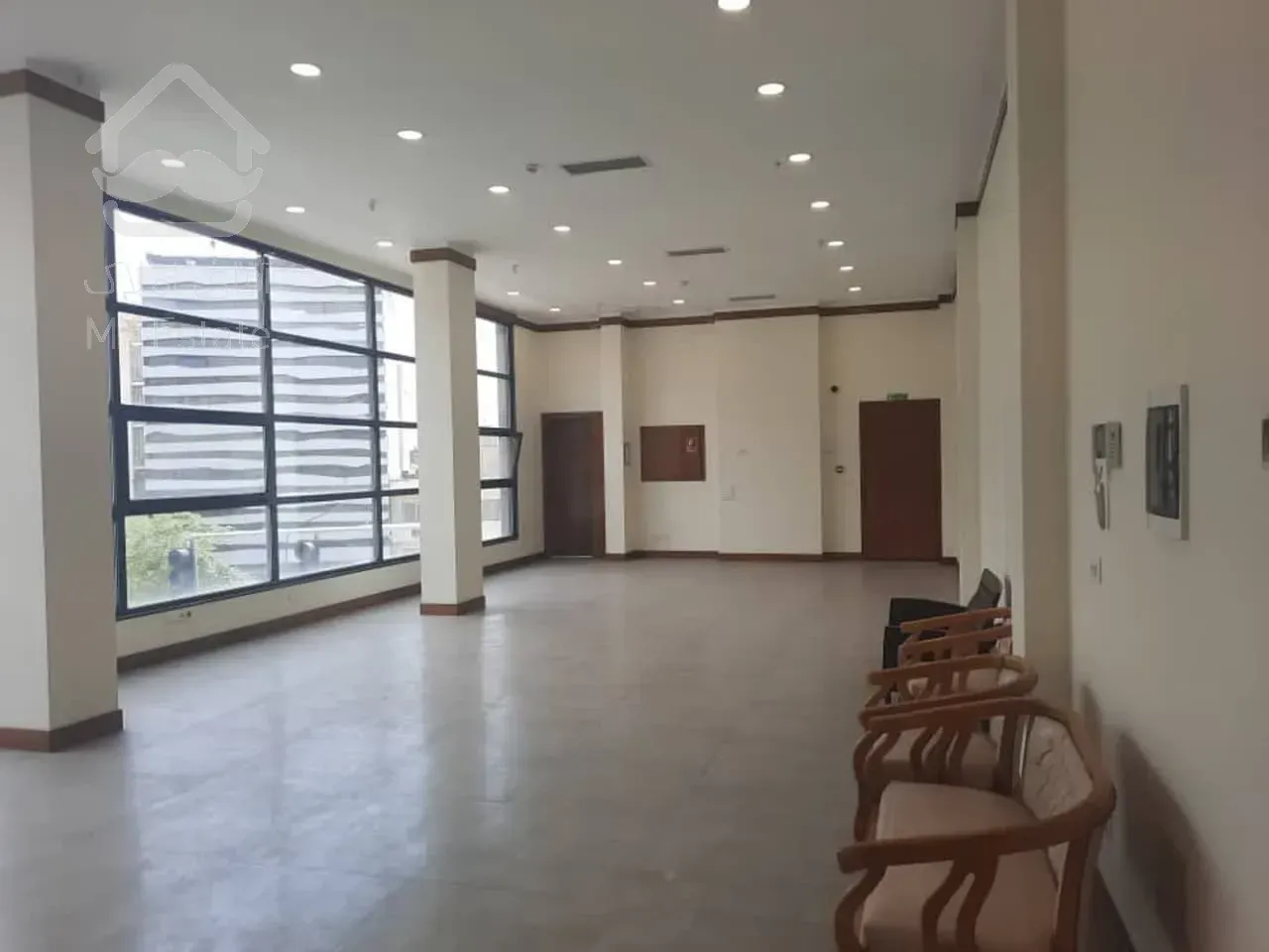 اجاره سند اداری     1200 متر      وزرا