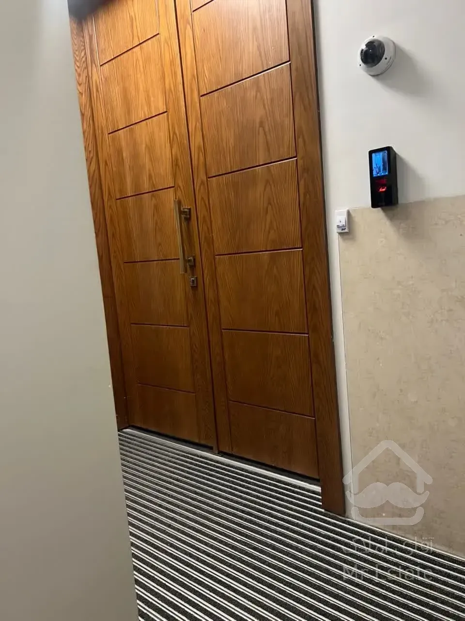 اجاره سند اداری     1200 متر      وزرا