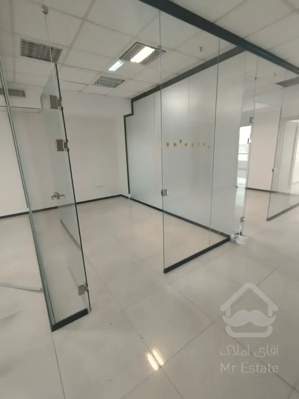 اجاره مستغلات          2526 متر       بخارست