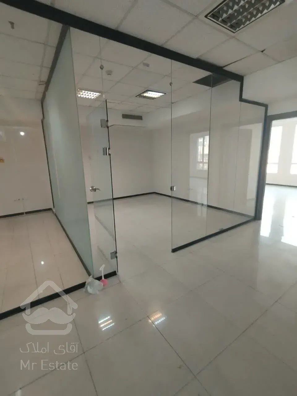 اجاره مستغلات          2526 متر       بخارست