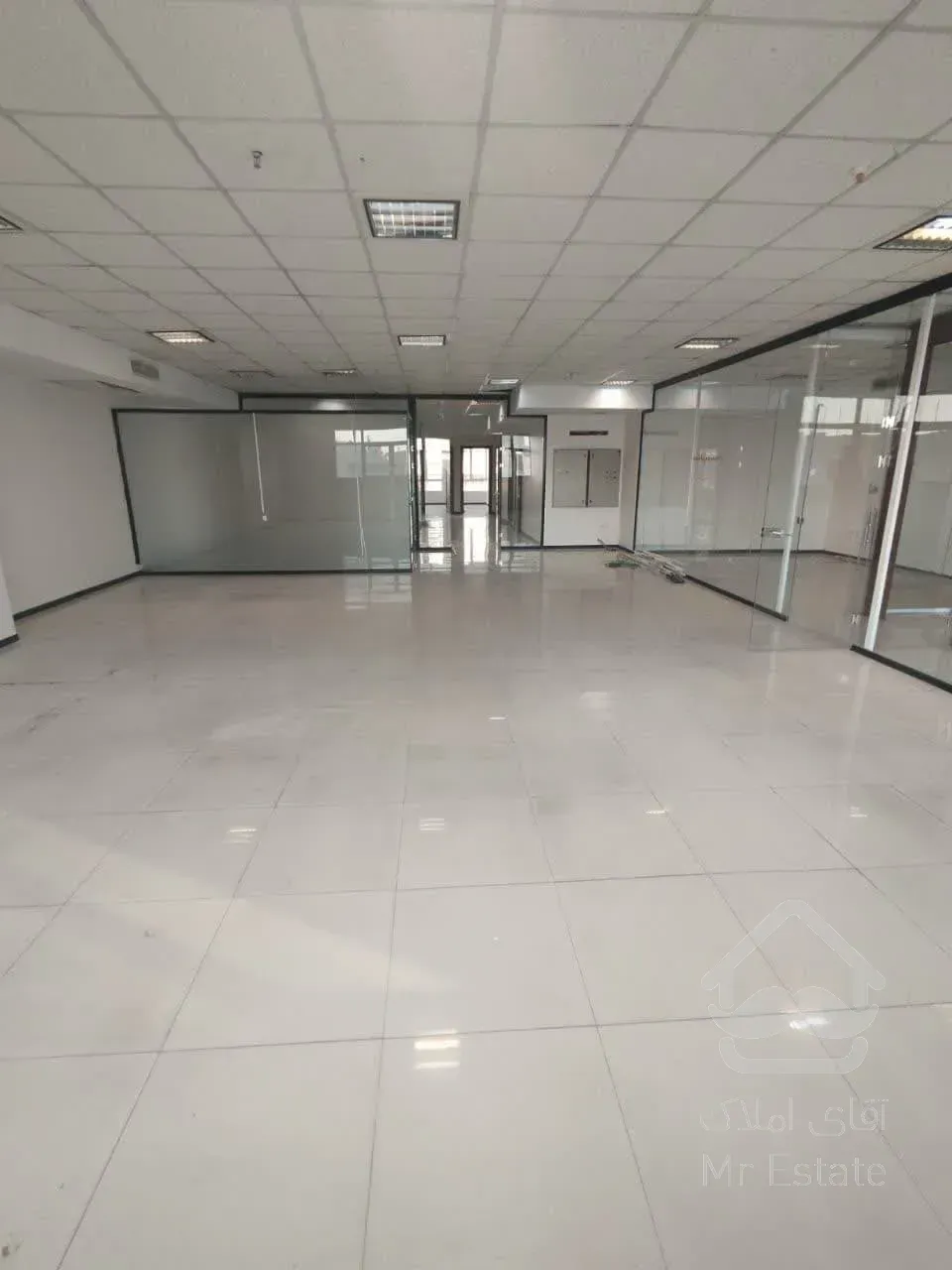 اجاره مستغلات          2526 متر       بخارست