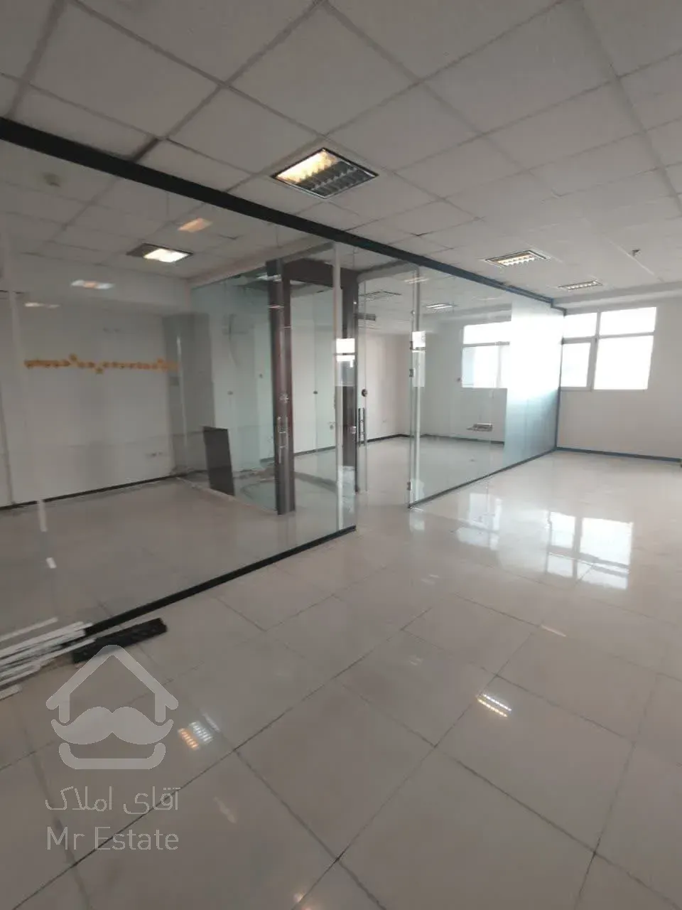 اجاره مستغلات سنداداری      2526 متر      بخارست