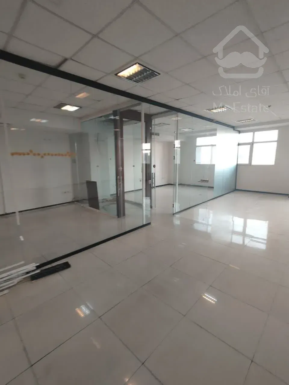 رهن مستغلات سند       2556 متر      بخارست