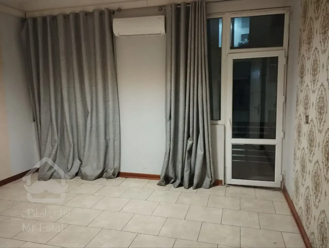 اجاره سنداداری خانه مستقل       350 متر      سنائی