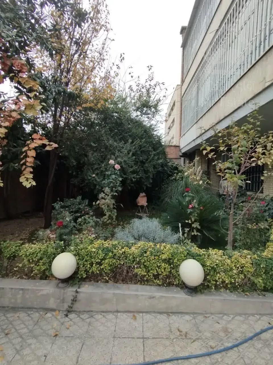 115 متر    مسکونی    بخارست