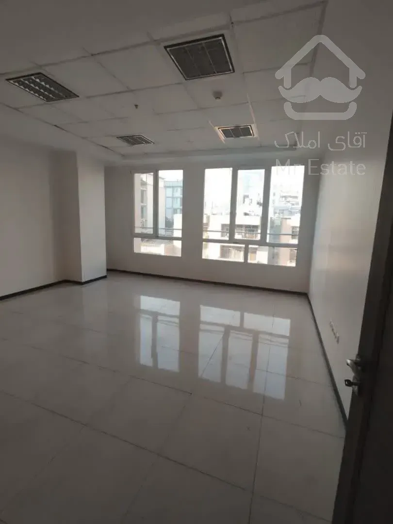 اجاره سنداداری     2526متر         بخارست