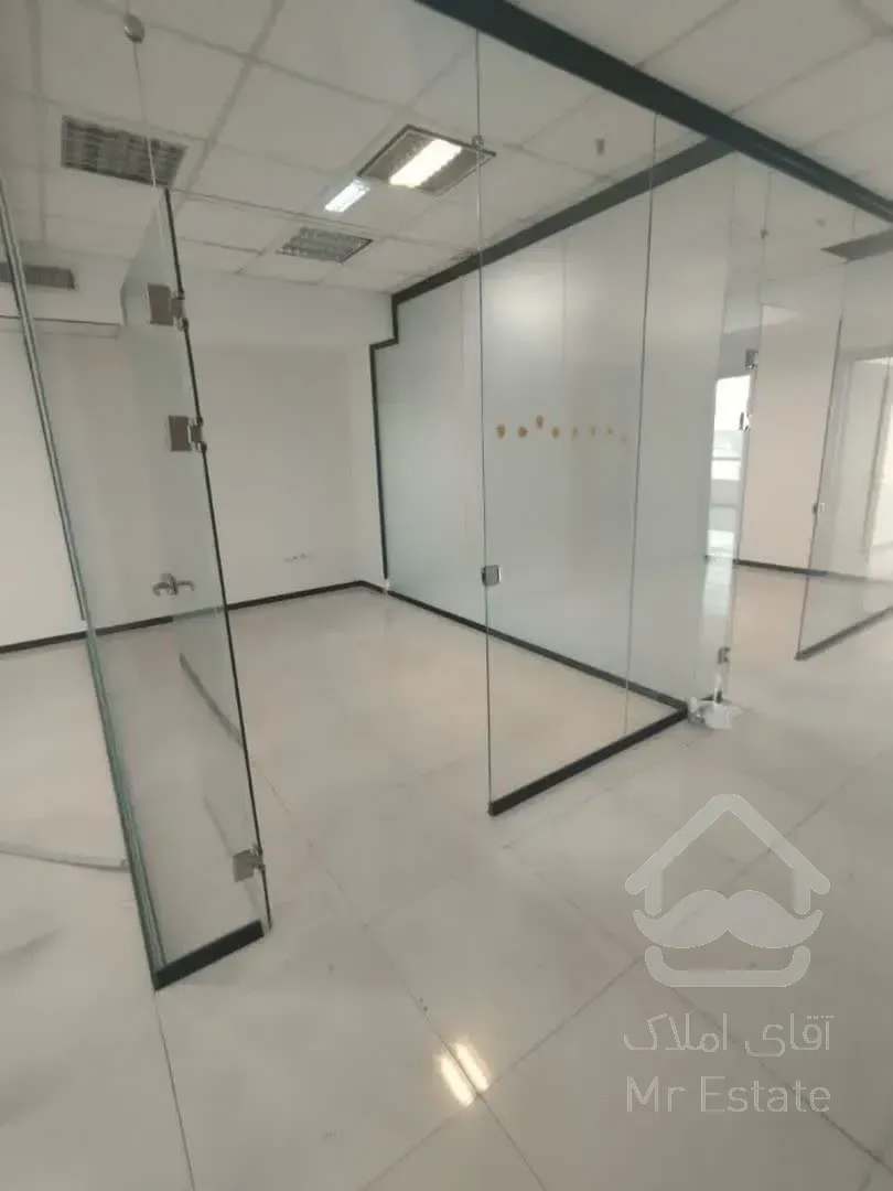 اجاره سنداداری     2526 متر      بخارست