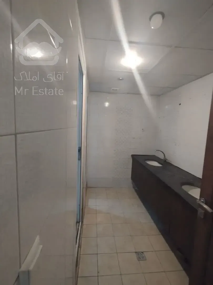 اجاره سنداداری     2526 متر      بخارست