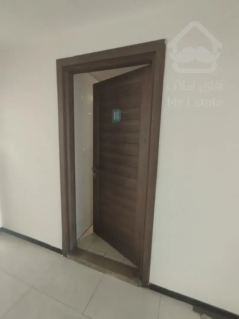 اجاره سنداداری     2526 متر      بخارست