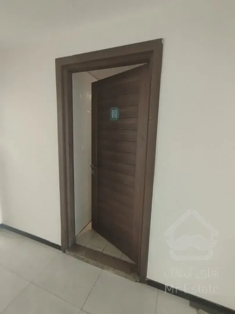 اجاره سنداداری          2526 متر         بخارست