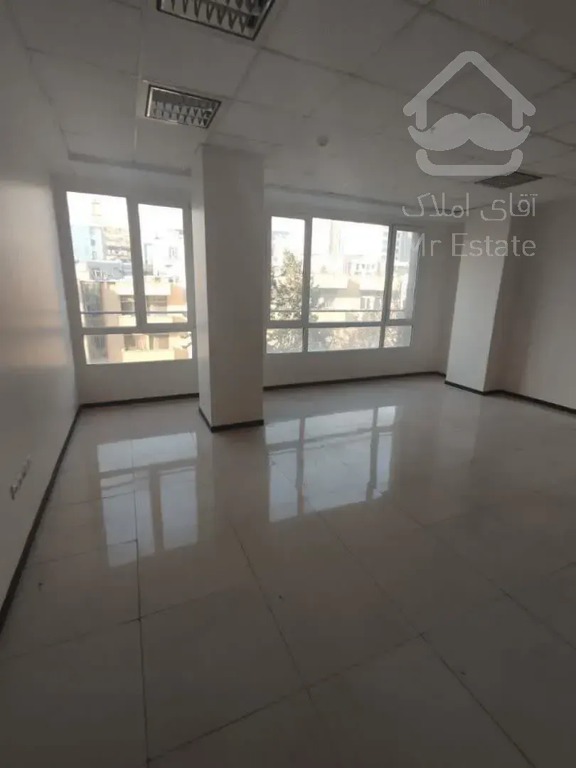 اجاره سنداداری        2526 متر        بخارست