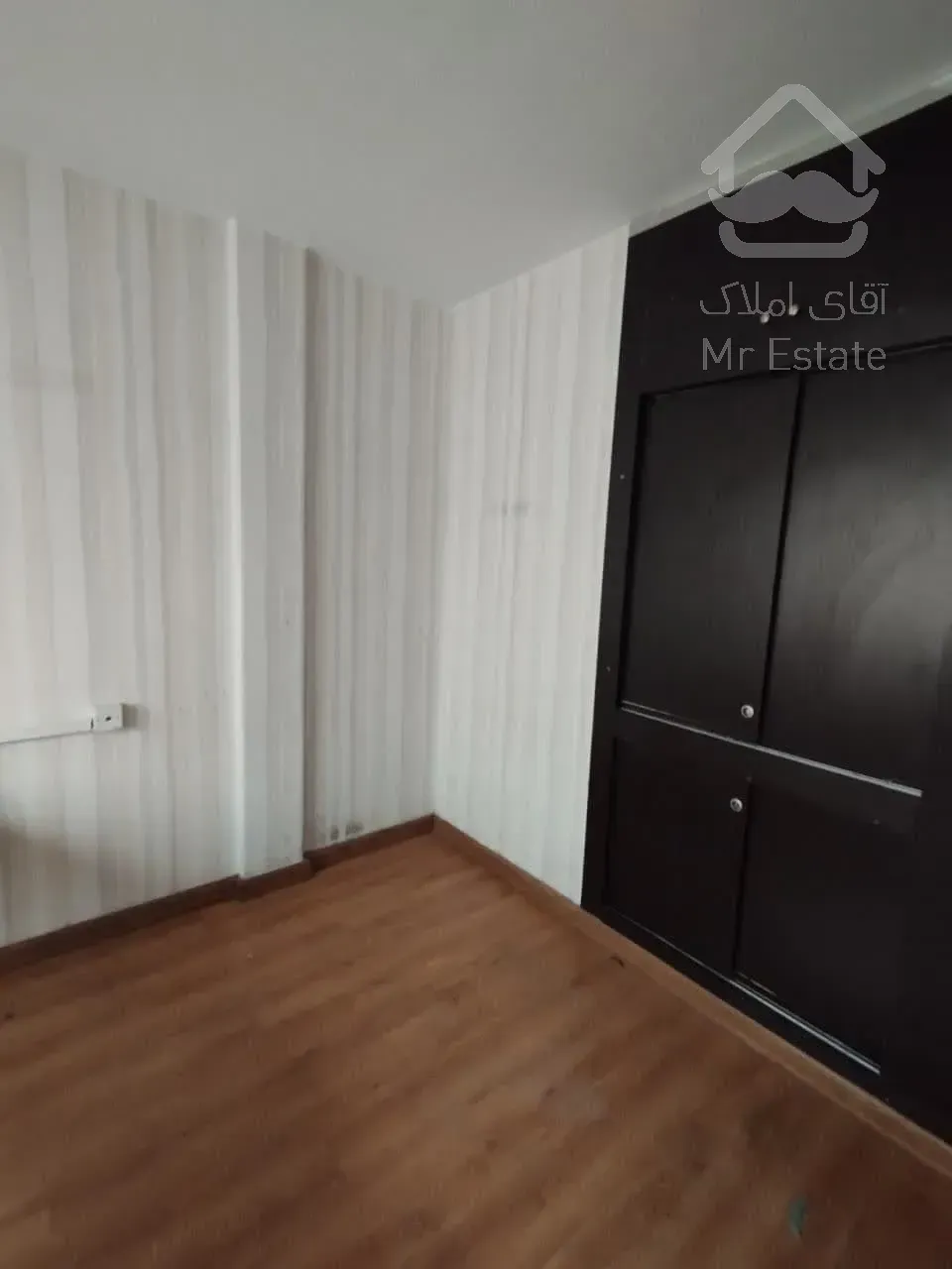 اجاره موقعیت اداری       95متر        میرزای شیرازی