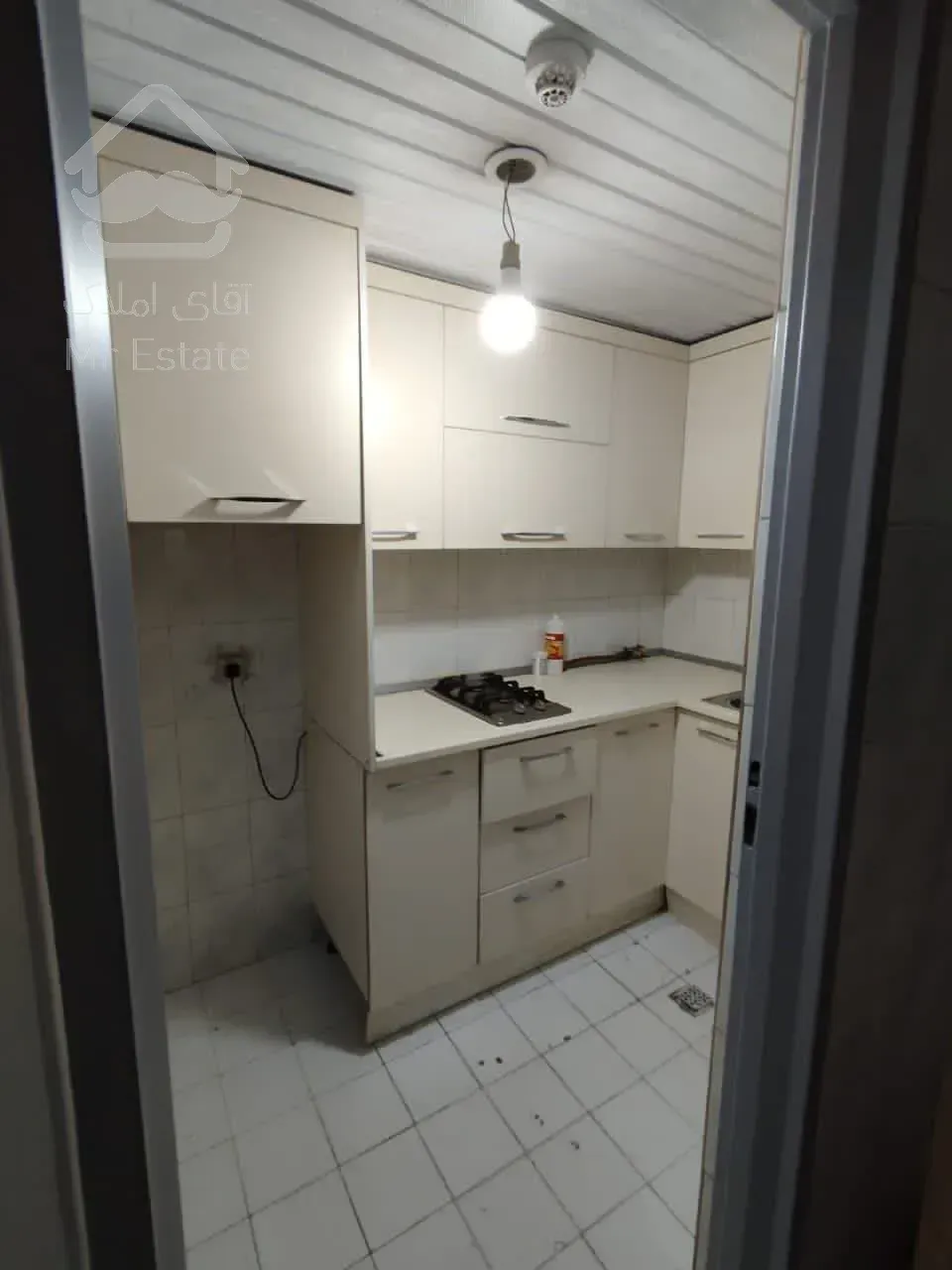 اجاره موقعیت اداری       107 متر           سنایی