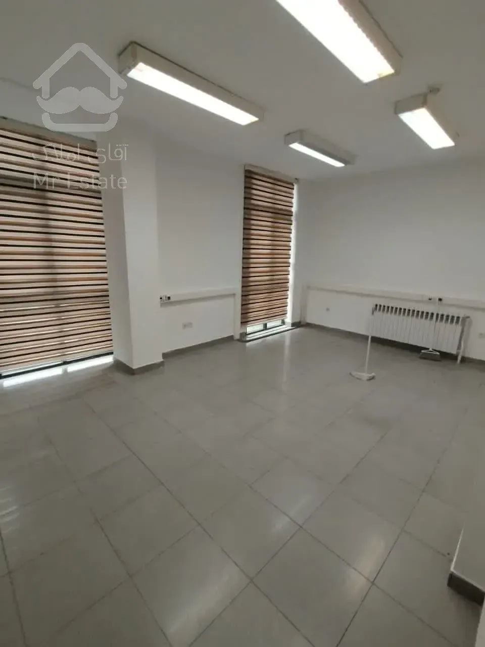 اجاره سنداداری       350 متر خانه مستقل      سنایی