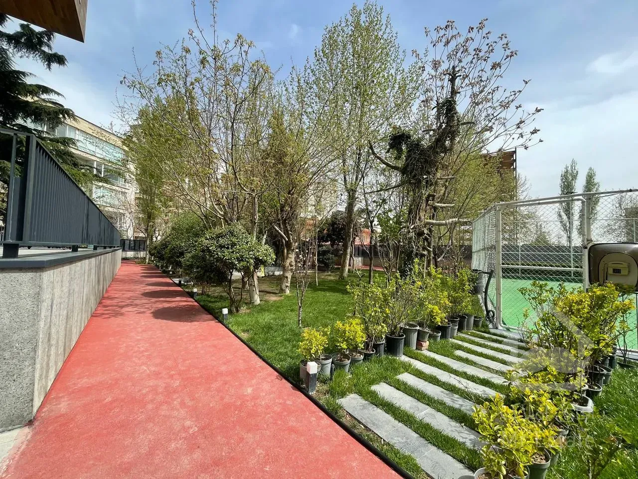 فروش آپارتمان 260 متری در زعفرانیه