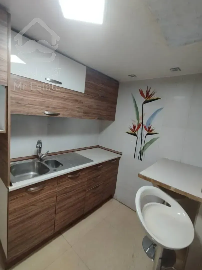 اجاره موقعیت اداری       150 متر        مفتح