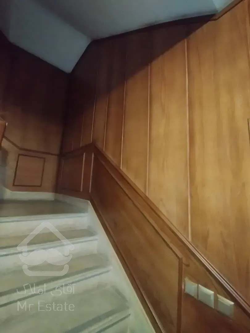 اجاره موقعیت اداری          266 متر      وزرا