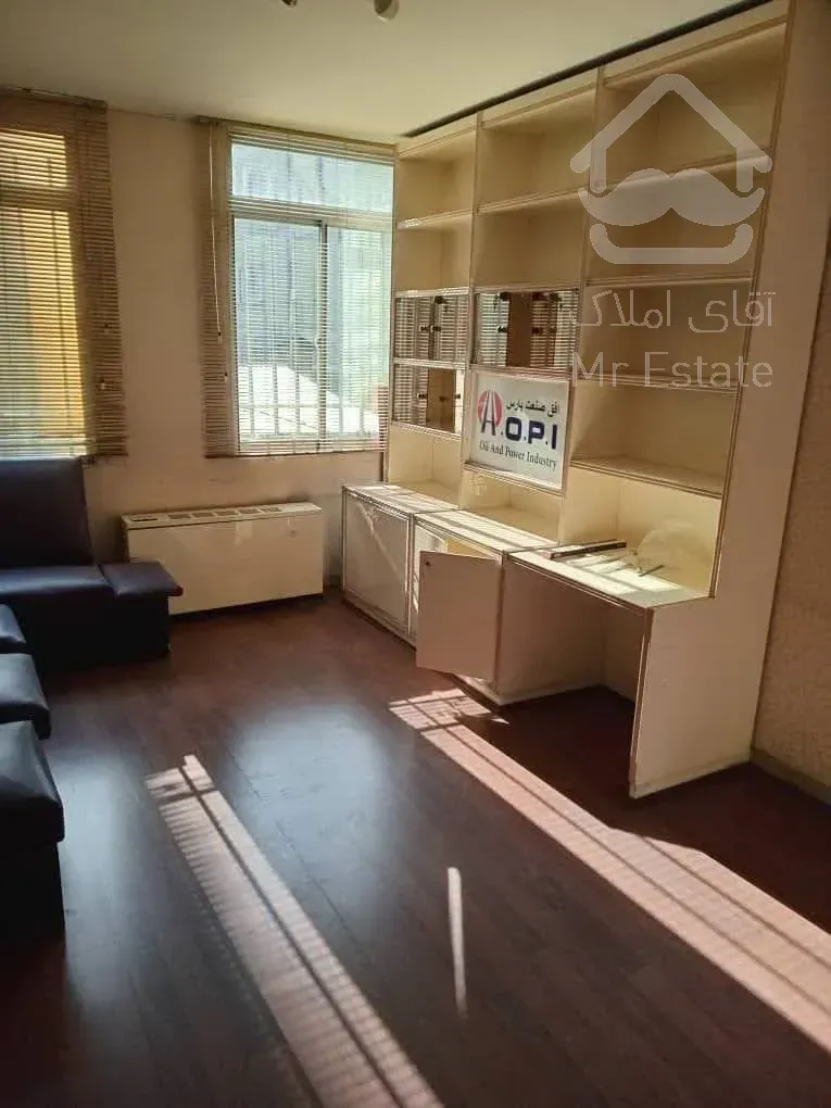 اجاره موقعیت اداری          266 متر      وزرا