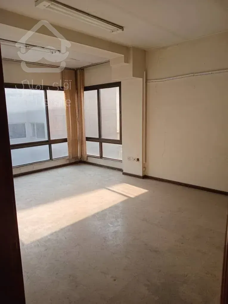 اجاره موقعیت اداری     120متر     پارک ساعی