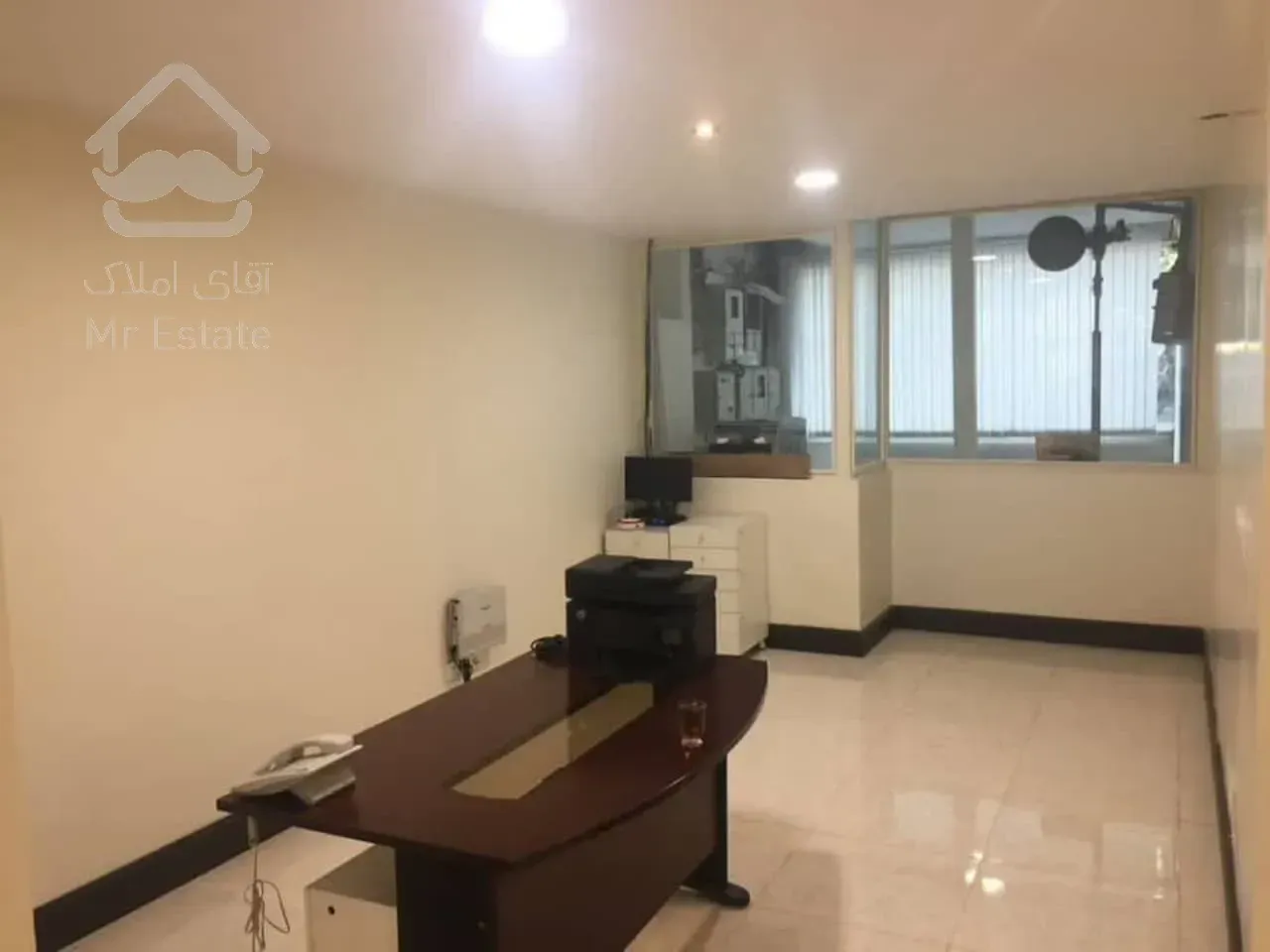 اجاره موقعیت اداری      304 متر       قائم مقام