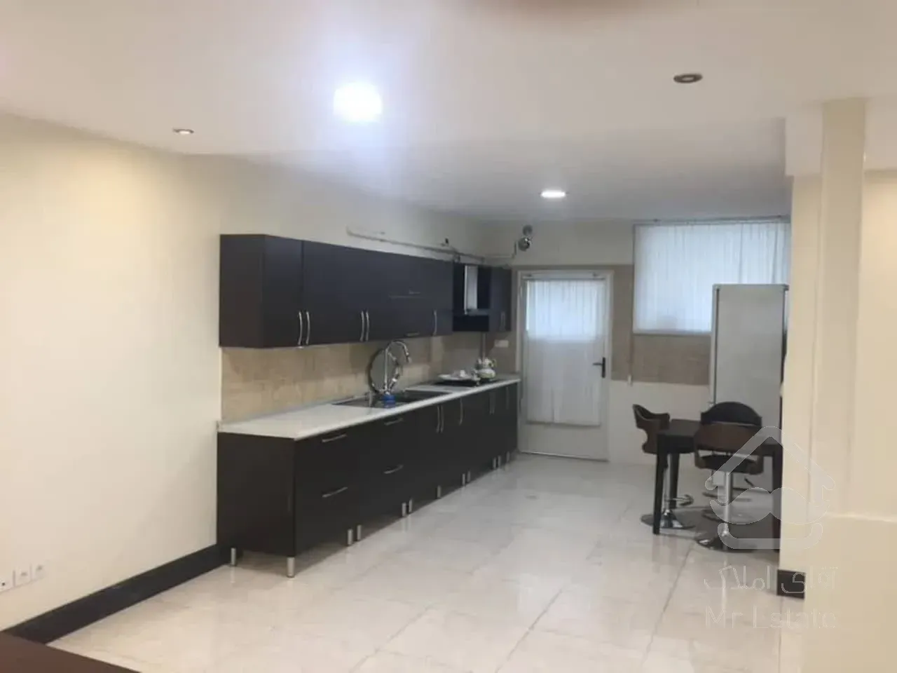 اجاره سنداداری        275 متر       وزرا