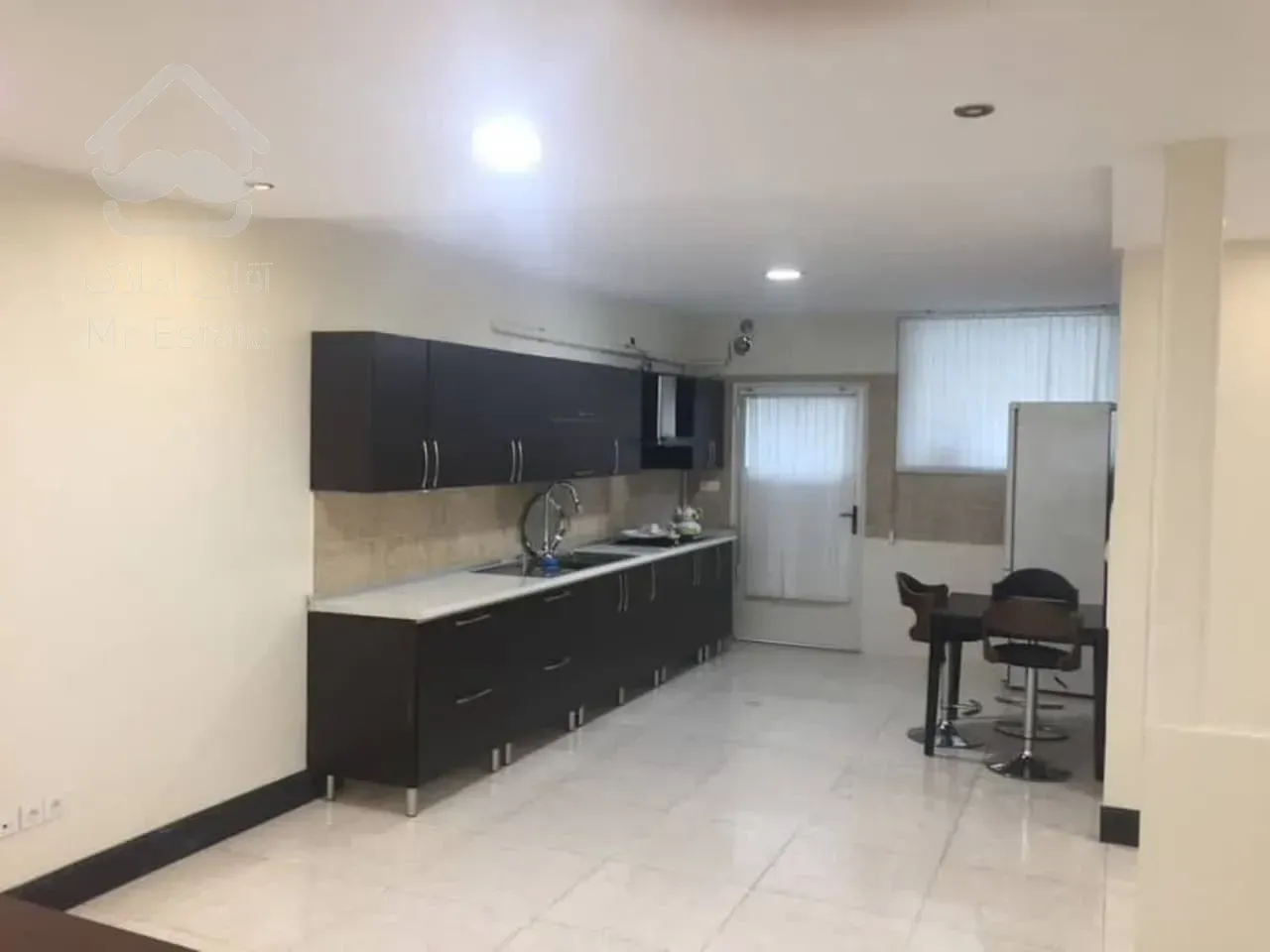 اجاره سنداداری         250 متر        وزرا