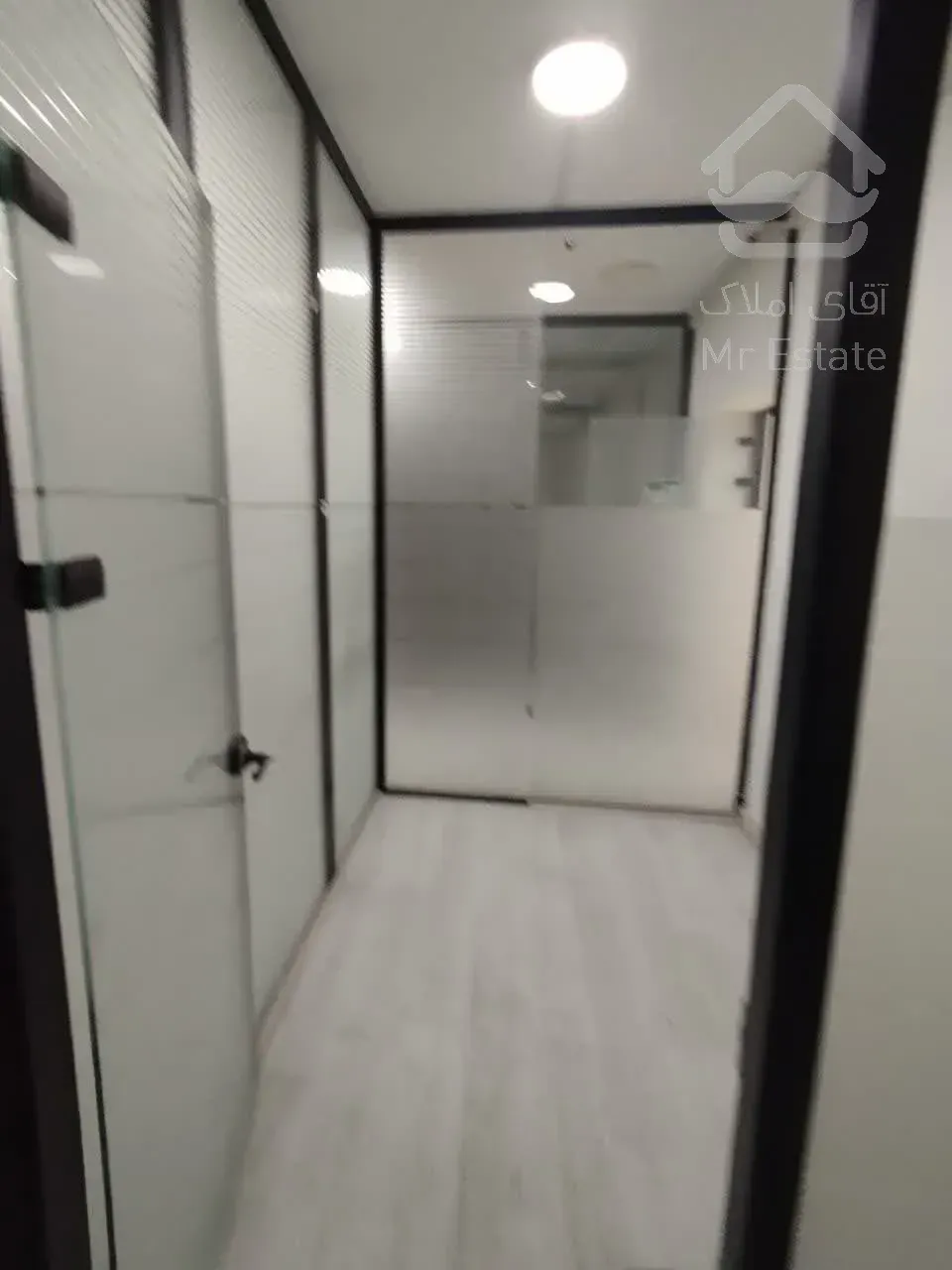 اجاره موقعیت اداری       200 متر        بخارست