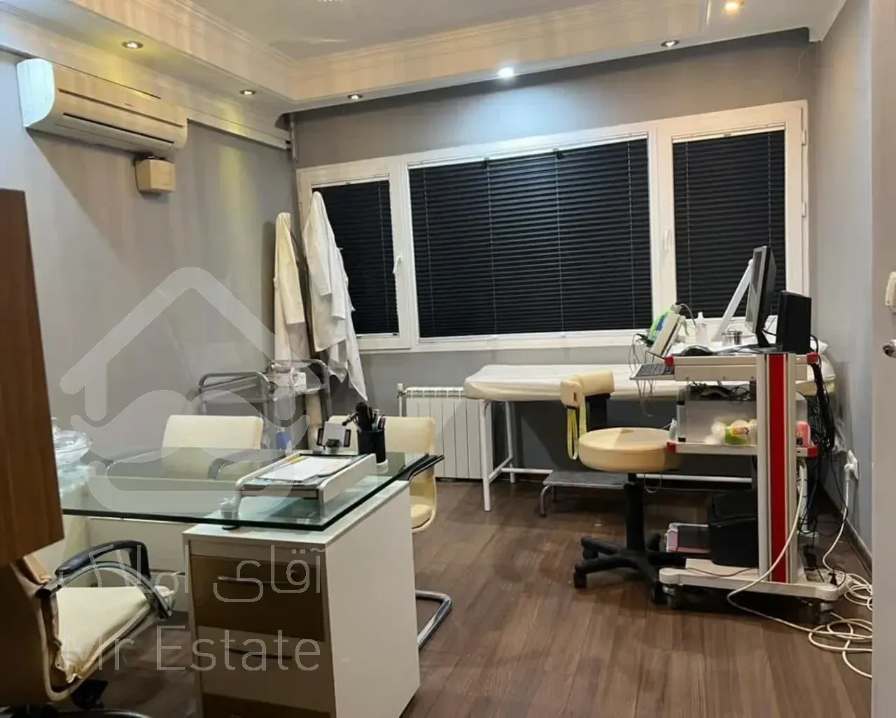 اجاره سنداداری         250 متر        وزرا